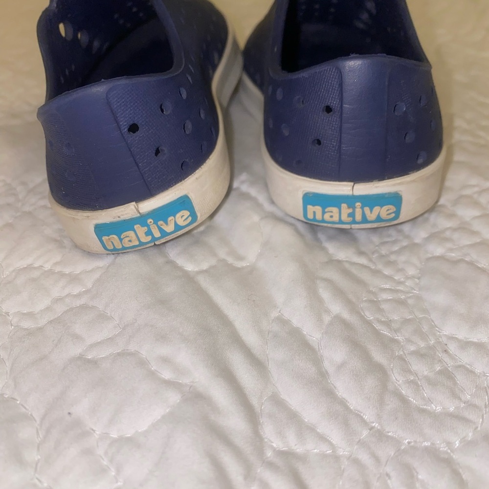 Native Kids Navy shoes size C7 - Picture 4 of 5
